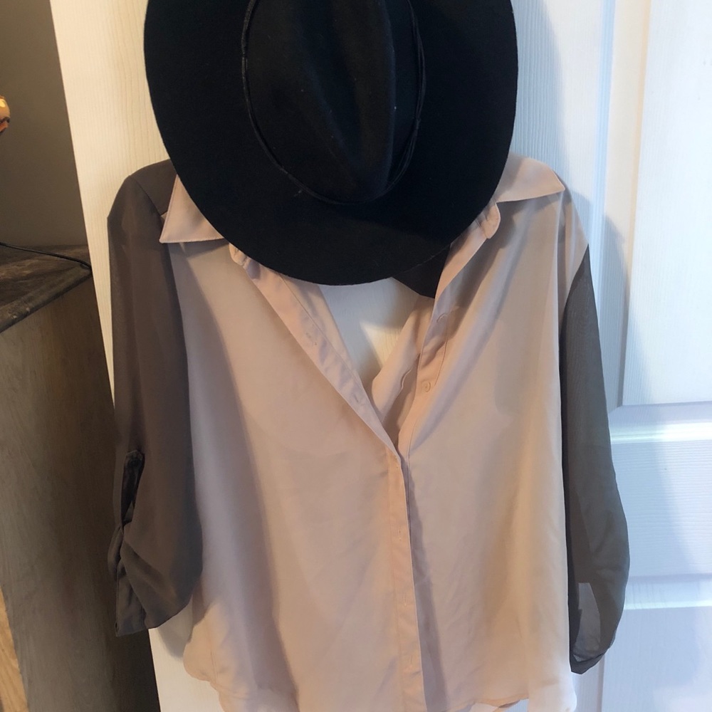 Super cute multi colored open back blouse!